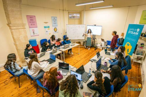 Το BridgeSTEAM επιστρέφει στη Λευκωσία για κορίτσια ηλικίας 14-16 ετών