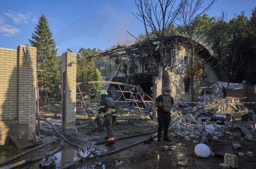 Η Ουκρανία λέει πως έπληξε ρωσική αεροπορική βάση στην Κριμαία