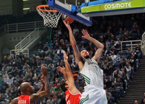 Ο Αντώνης Φώτσης αρνείται να «κρεμάσει παπούτσια» ανανέωσε στον Ηλυσιακό