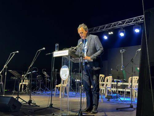 Οι αδελφικοί δεσμοί τονίστηκαν σε συνάντηση ΥΠΕΞ - απερχόμενου Πρέσβη Ελλάδας