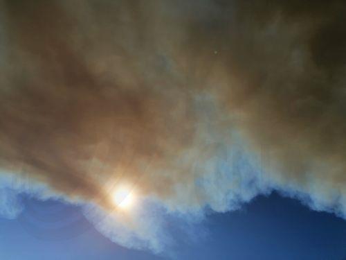 Φωτιά σε παλιά ελαστικά σε εγκαταλελειμμένο υποστατικό στη Λεμεσό