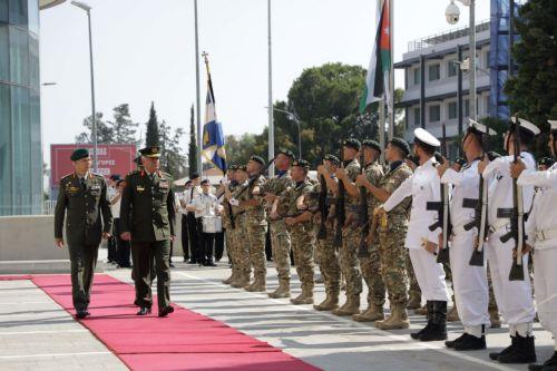 Καθοριστικός ο ρόλος Τσιτσικώστα στην εξωστρέφεια της Εθνικής Φρουράς είπε ο ΠτΔ