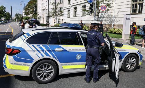 Eπιδρομές αστυνομίας σε πολλές πόλεις Γερμανίας για σύλληψη ακροδεξιών εξτρεμιστών