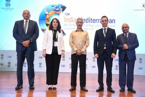 Innovation Deputy Minister discusses economic and business cooperation with India