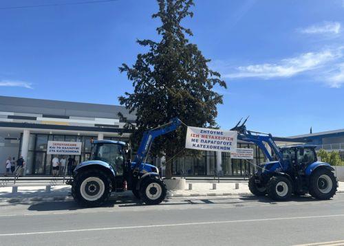 Έξω από Προεδρικό και Σπίτι Ευρώπης στις 3/10 οι αγελαδοτρόφοι