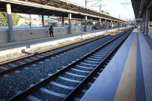 Δέκα τραυματίες, οι εννιά κρίσιμα από επίθεση με μαχαίρι σε τρένο στην Αγγλία