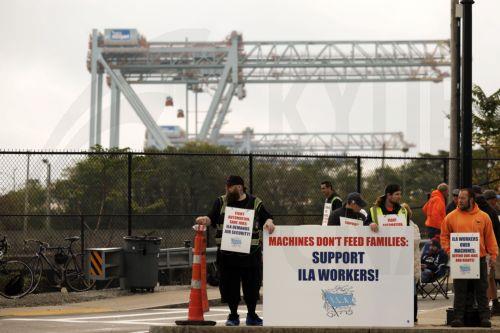 Ο Μπάιντεν καλεί σε ταχείες διαπραγματεύσεις για λήξη της απεργίας σε λιμάνια