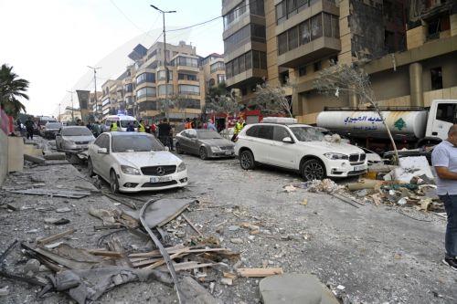 O στρατός Ισραήλ λέει ότι θα διεξάγει «ισχυρά πλήγματα» στη M.Ανατολή απόψε