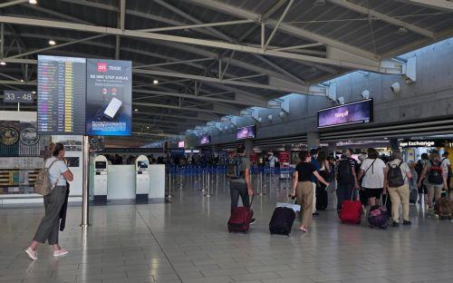 Κατάσχεση μεγάλης ποσότητας καπνικών προϊόντων στο Αεροδρόμιο Λάρνακας