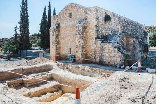 Τα μυστικά της Παναγίας Καρμιώτισσας στα Πολεμίδια φέρνουν στο φως ανασκαφές