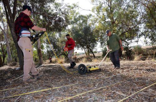 Σε τέσσερα σημεία έρευνες με εξειδικευμένη τεχνολογία για αγνοούμενους [BINTEO]