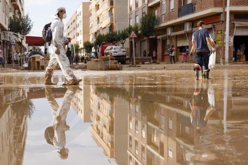 Μαζικές διαδηλώσεις σε Ιταλία και Ισπανία κατά των αρχών και της ακροδεξιάς