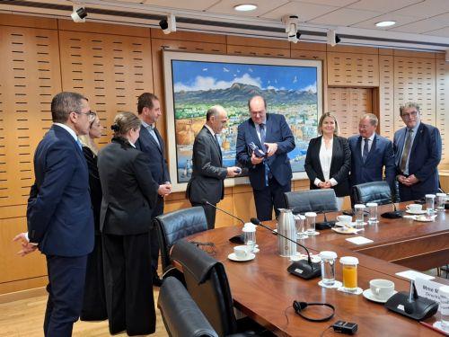 Meclis Dışişleri Komitesi üyeleri Fransız Senatosu heyetiyle görüştü