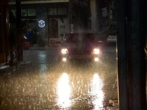 Περιορισμένα τα φαινόμενα συσσώρευσης νερού στις επαρχίες Λεμεσού και Πάφου, λέει ο Α. Κεττής