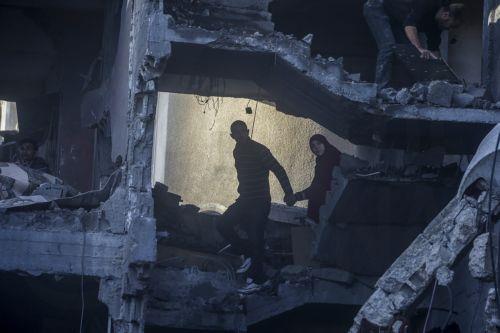 Τουλάχιστον 30 νεκροί από ισραηλινές επιδρομές, λέει η πολιτική άμυνα Γάζας