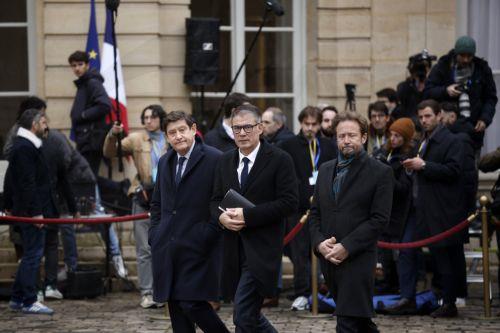 Το γαλλικό Σοσιαλιστικό κόμμα τάσσεται κατά της πρότασης μομφής στην Κυβέρνηση Μπαϊρού