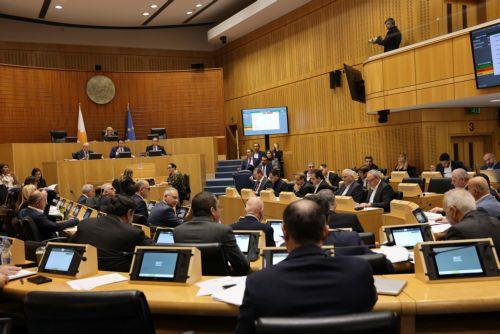 Στην Ολομέλεια τροποποιήσεις αναπεμφθεισών προτάσεων νόμου για πολλαπλές συντάξεις