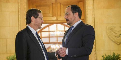 Ισαάκ Χέρτζογκ: Δεν θα ξεχάσουμε ποτέ το πώς μας στάθηκε η Κύπρος