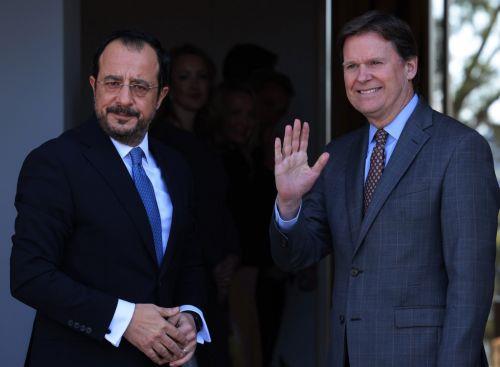 Συγκατάθεση Κυβέρνησης σε πρόταση ΟΗΕ για αντικατάσταση Στιούαρτ, λέει στο ΚΥΠΕ ο Λετυμπιώτης