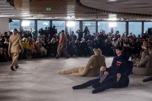 Ο κόσμος της μόδας «φοβάται» τον Τραμπ, δήλωσε ο Walter Van Beirendonck