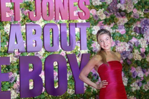 Bridget Jones Ganha Estátua em Londres: Veja a Reunião Épica com Harry Potter!