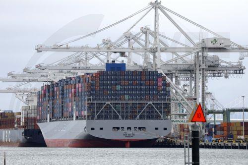 Οι ΗΠΑ ανακοινώνουν νέα τέλη για πλοία που συνδέονται με την Κίνα