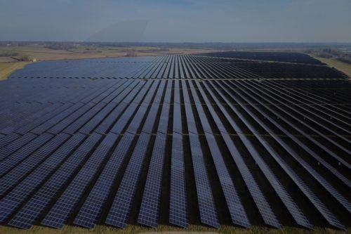 Στην Επιτροπή Οικονομικών πρόταση ΑΚΕΛ για φορολόγηση υπερκερδών από ΑΠΕ