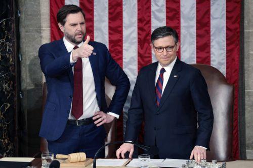 Τζόνσον: Οι ΗΠΑ δεν πρέπει να εμπλακούν σε “επαναδημιουργία κράτους” στο Ιράν