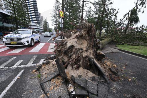 Άλλη μια εγκατάσταση παραγωγής ΥΦΑ ανέστειλε τη λειτουργία της λόγω κυκλώνα στην Αυστραλία