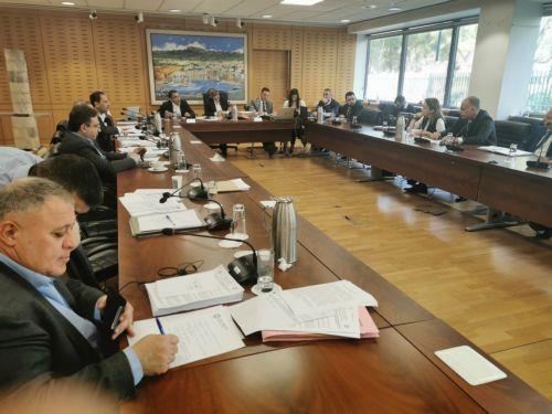 Βουλή: Αρχίζει συζήτηση για τηλεργασία δημοσίου, στο τελικό στάδιο οι άμεσες ξένες επενδύσεις