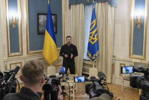 Ο Ζελένσκι αντικατέστησε τον αρχηγό των ουκρανικών ενόπλων δυνάμεων