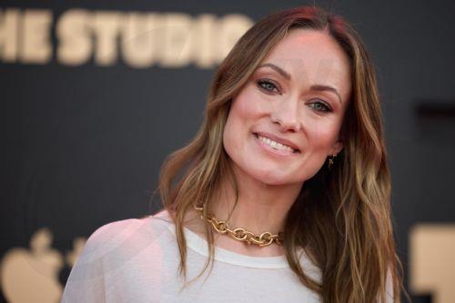 Εντυπωσιακό το καστ της νέας κωμωδίας «The Invite» σε σκηνοθεσία Ολίβια Γουάιλντ