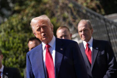 Αναστολή ανταποδοτικών δασμών για 90 ημέρες αφορά χώρες που δεν επέβαλαν αντίποινα, λέει ο Τραμπ