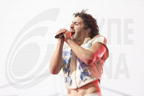 Ο Μπένσον Μπουν συγκινεί με το νέο του τραγούδι «Momma Song»