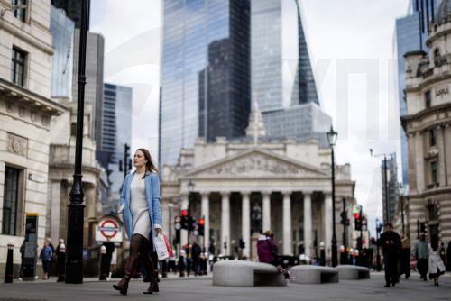 Οι μετοχές καταρρέουν καθώς οι τιμές ενέργειας εκτοξεύονται