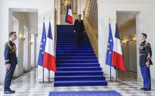 Μακρόν και Ζελένσκι θα παραστούν στην κηδεία του Πάπα Φραγκίσκου