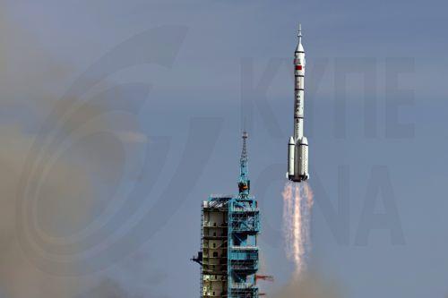 Η Κίνα έστειλε τρεις αστροναύτες στον διαστημικό της σταθμό