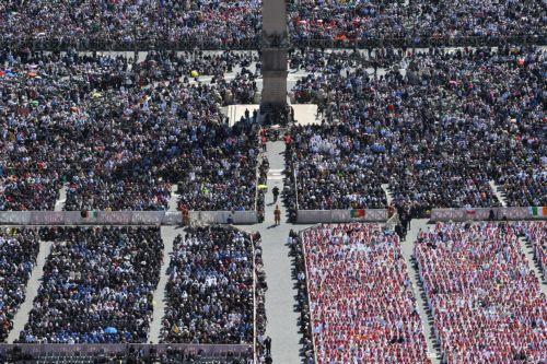 Τουλάχιστον 400.000 άνθρωποι παρευρέθηκαν στην κηδεία του Πάπα, λέει ο Ιταλός ΥΠΕΣ