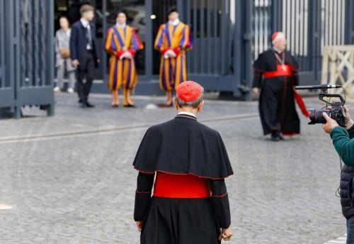 Στις 7 Μαΐου συγκαλείται το Κονκλάβιο για την εκλογή νέου Πάπα