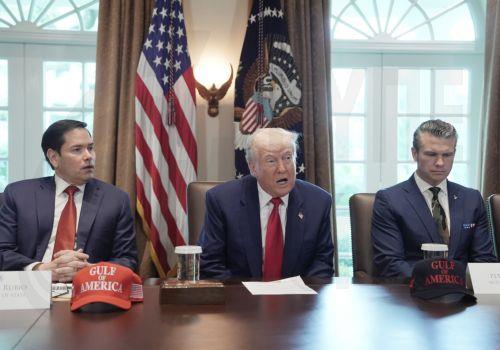 Ο Τραμπ εξετάζει προσεκτικά μια δικαστική προσφυγή σε βάρος των New York Times