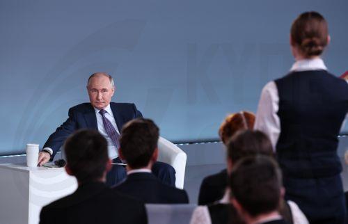 Ο Πούτιν δηλώνει βέβαιος ότι η Ρωσία θα αποκαταστήσει τις σχέσεις της με Ευρώπη