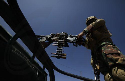 Το Ομάν λέει ότι μεσολάβησε για κατάπαυση του πυρός μεταξύ των Χούθι και των ΗΠΑ