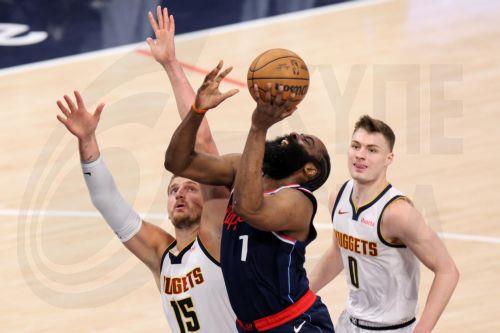 NBA: Ζωντανοί οι Κλίπερς, προκρίθηκαν οι Νικς