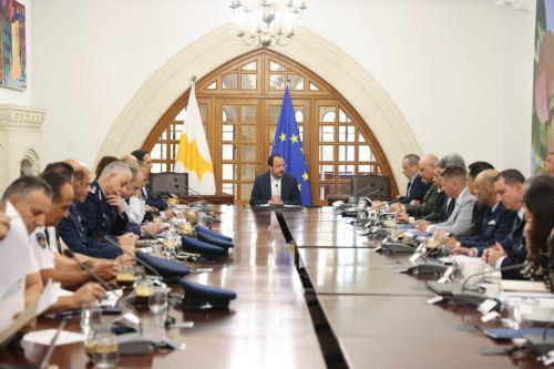 Η επιχειρησιακή ετοιμότητα και η πρόληψη πυρκαγιών το αντικείμενο ευρείας σύσκεψης στο Προεδρικό