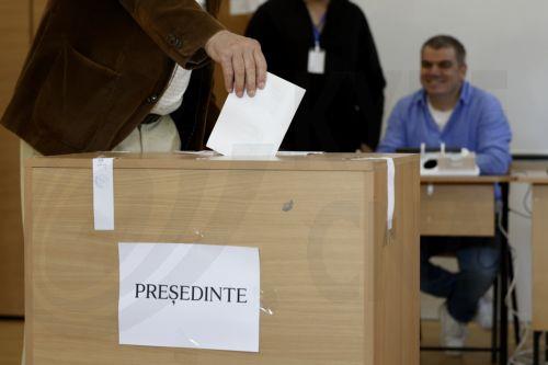 Επανάληψη προεδρικών εκλογών στη διχασμένη Ρουμανία