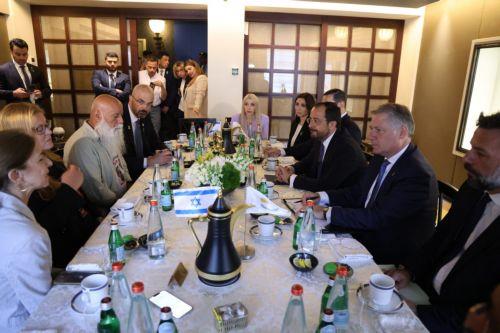 Συμπαράσταση Προέδρου Χριστοδουλίδη στις οικογένειες των ομήρων στο Ισραήλ