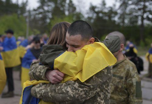 Η Ρωσία λέει ότι αντάλλαξε 270 αιχμαλώτους και 120 πολίτες με Ουκρανία