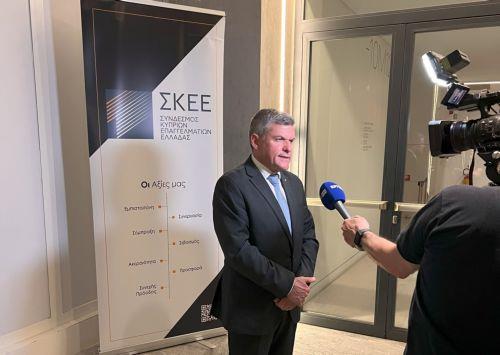 Ίδρυση Συνδ. Κυπρίων Επαγγελματικών Ελλάδας, εφαλτήριο για από κοινού ανάπτυξη λέει ο Παπαναστασίου
