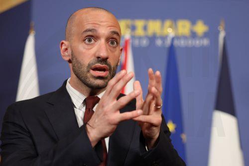 ΗΠΑ και Ευρώπη να επιβάλουν εξαιρετικά ισχυρές κυρώσεις στη Ρωσία, λέει ο Γάλλος ΥΠΕΞ