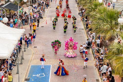 Συνολικά 16 ομάδες και άρματα συμμετείχαν στη Γιορτή των Ανθεστηρίων στη Λάρνακα